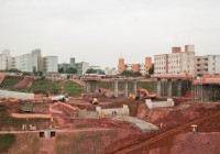 Obras em torno do novo estádio afetam comércio local em Itaquera (foto:Saulo Tomé)