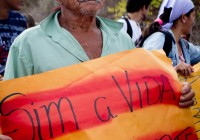 Agricultor durante manifestação contra o projeto de irrigação no Apodi.(foto:nãoaoprojetodamorteemapodi)