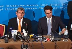 Conferencia de Oscar Arias. Cumbre Iberoamericana Fuente: (agenciapulsar.org)